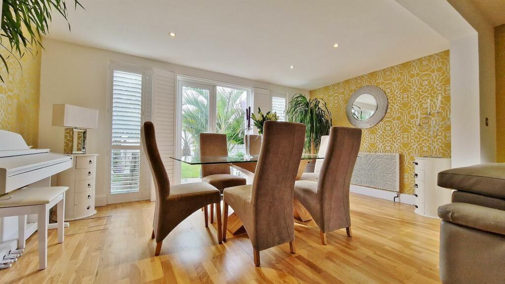 Additional property image - The Beach House, Green Lane, Walton On The Naze