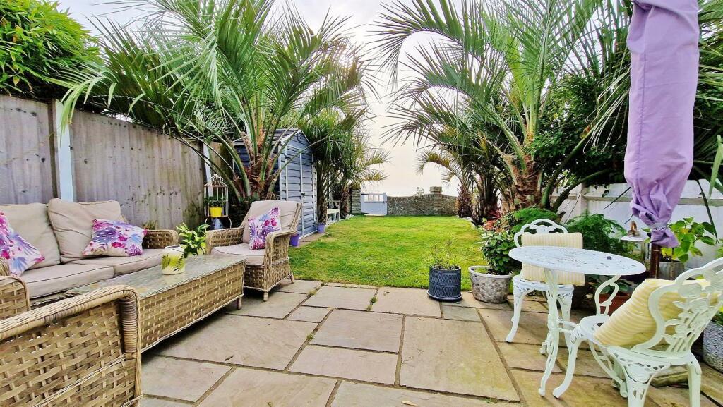 Additional property image - The Beach House, Green Lane, Walton On The Naze