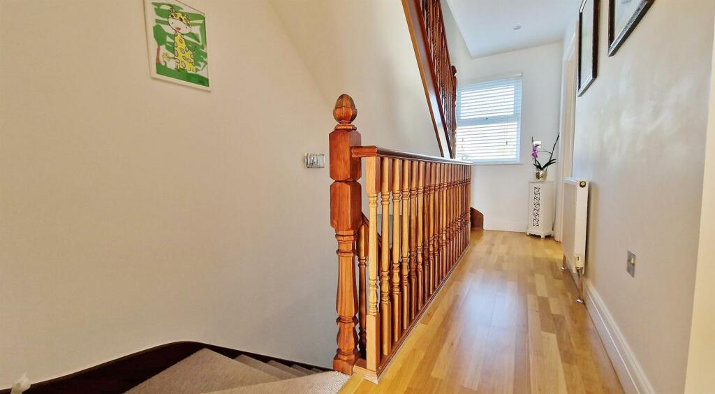 Additional property image - The Beach House, Green Lane, Walton On The Naze