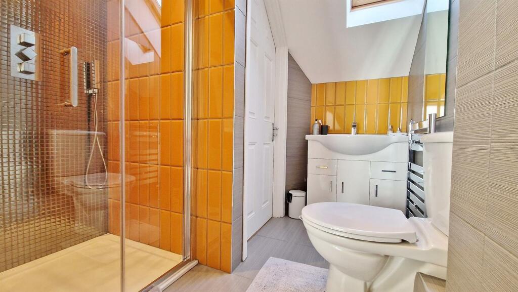 Additional property image - The Beach House, Green Lane, Walton On The Naze
