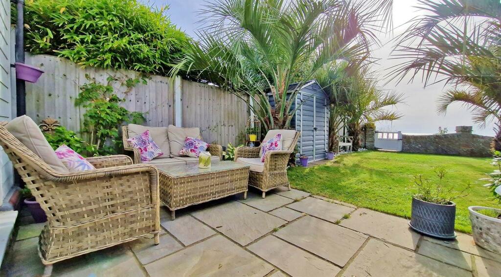 Additional property image - The Beach House, Green Lane, Walton On The Naze
