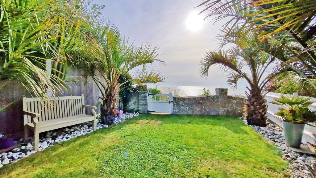 Additional property image - The Beach House, Green Lane, Walton On The Naze