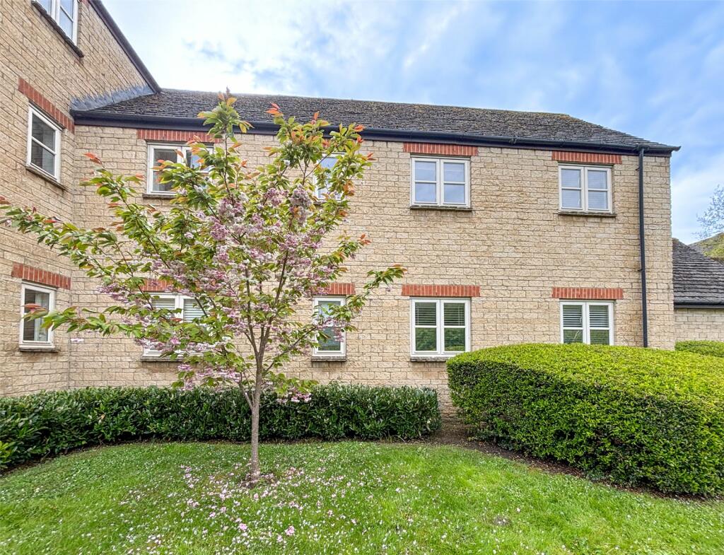 2 bedroom apartment for sale in Waine Rush View, Witney, Oxfordshire, OX28