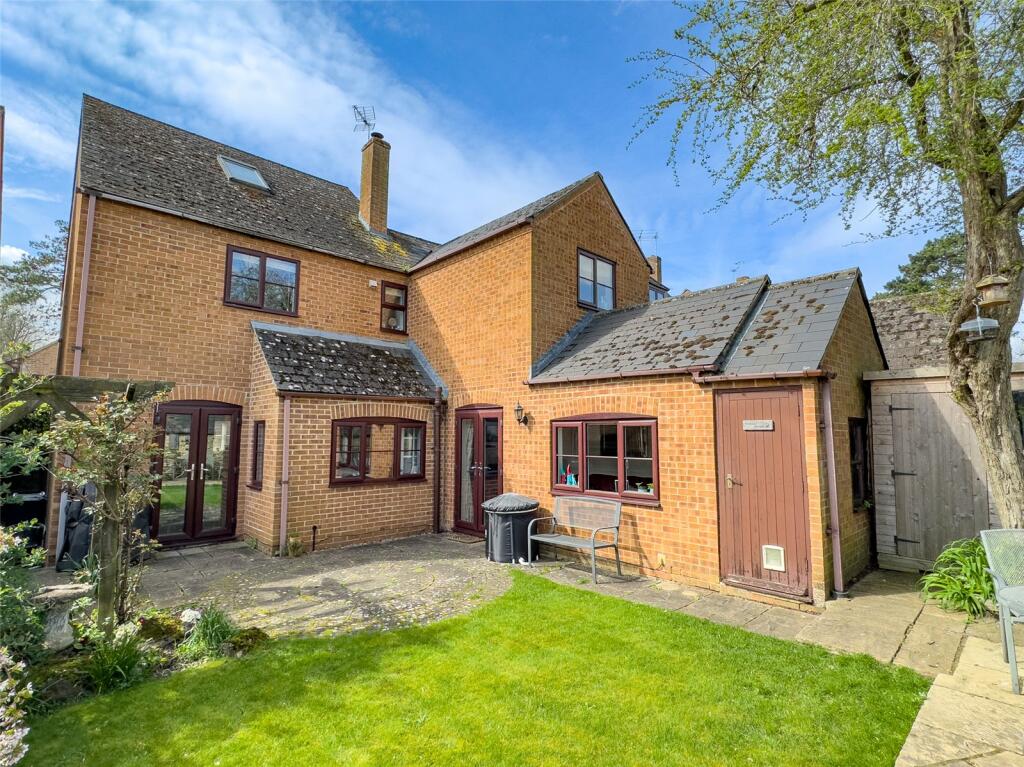 5 bedroom detached house for sale in Newland Mill, Witney, Oxfordshire, OX28