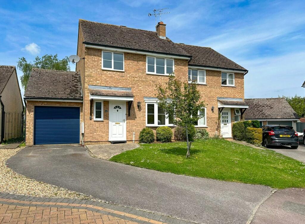 3 bedroom semidetached house for sale in Saxel Close, Aston, Bampton, Oxfordshire, OX18