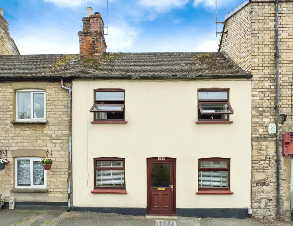 2 bedroom terraced house for sale in Corn Street, Witney, Oxfordshire, OX28