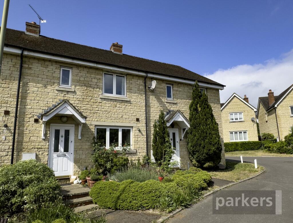 Main image of property: Walnut Close, Witney, Oxfordshire, OX28