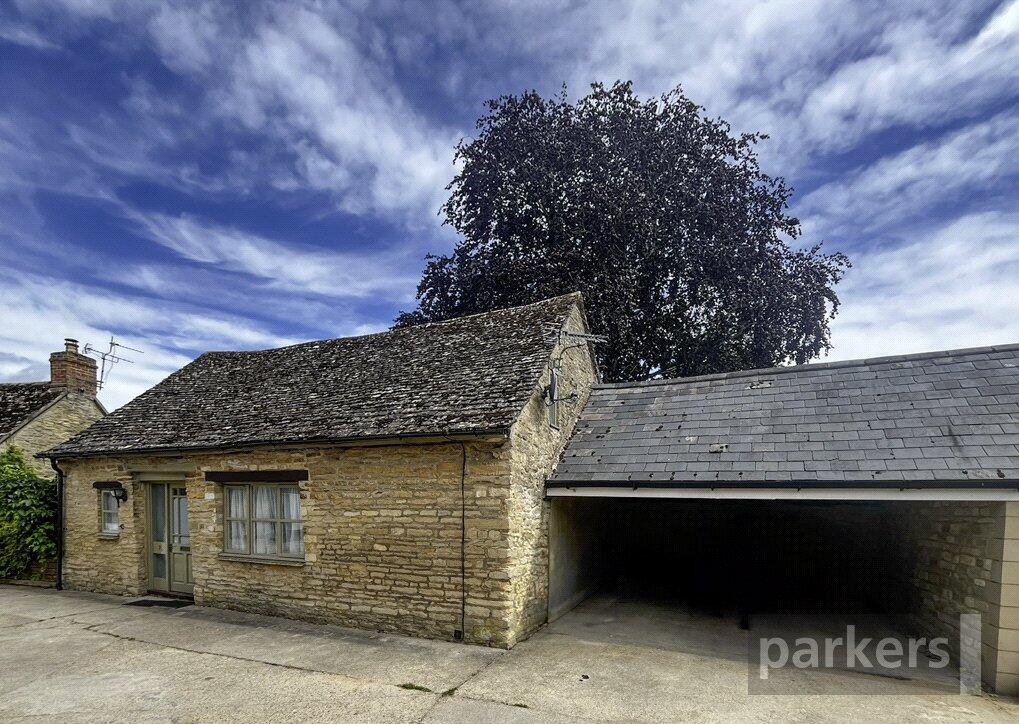 Main image of property: Duttons Courtyard, Cheyne Lane, Bampton, Oxfordshire, OX18