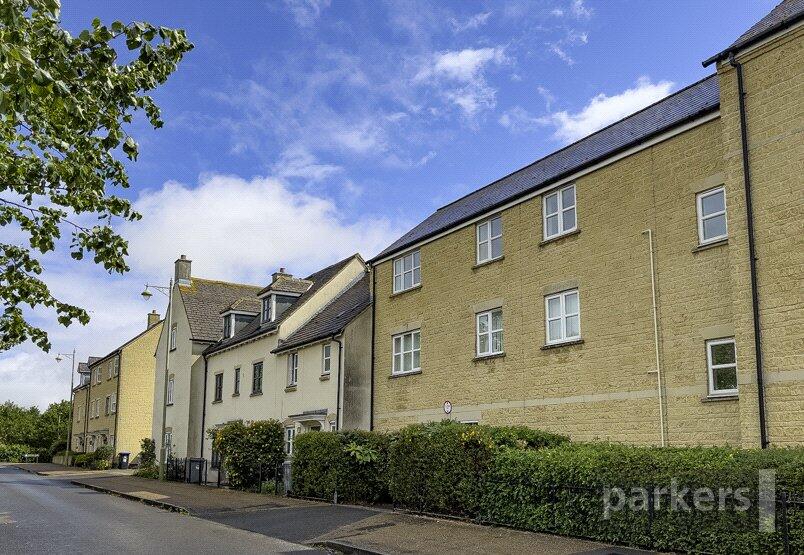 Main image of property: Elmhurst Way, Shilton Park, Carterton, Oxfordshire, OX18