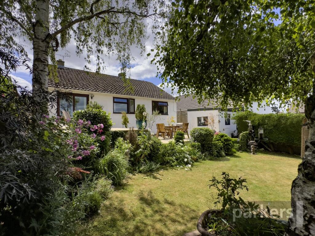 Main image of property: New Yatt Road, North Leigh, Witney, Oxfordshire, OX29