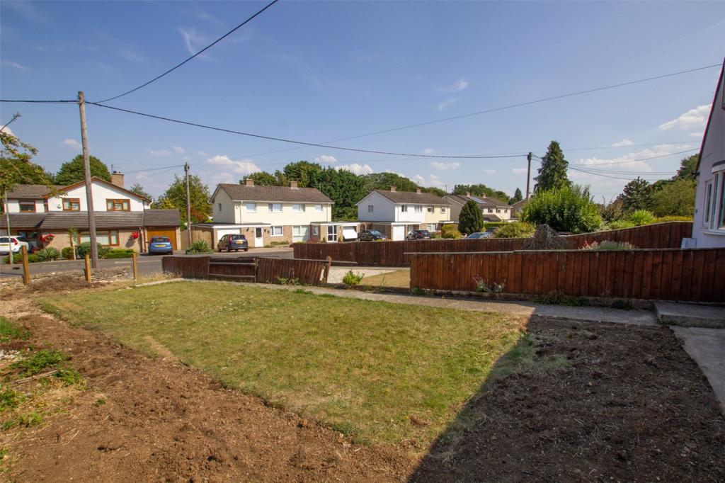 3 bedroom bungalow for sale in Ducklington Lane, Witney, Oxfordshire, OX28