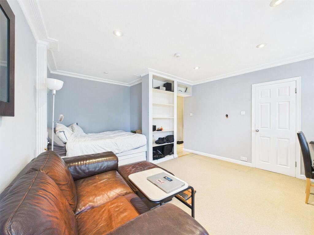 Main image of property: Thames Eyot, Cross Deep, Twickenham