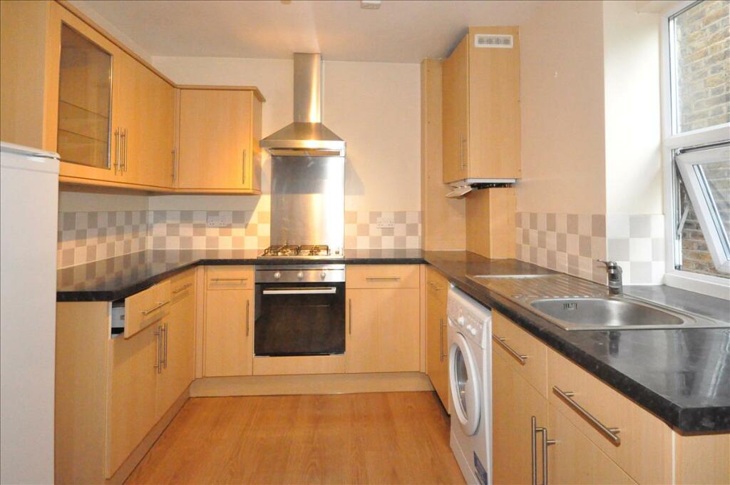 2 bedroom flat for rent in Corfton Road, London, W5