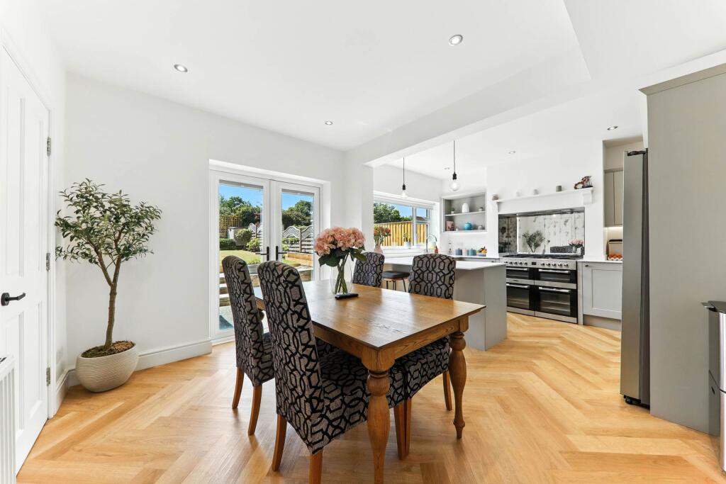 Main image of property: Harwill Avenue, Churwell