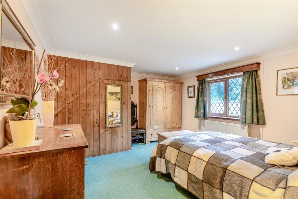 5 bedroom detached house for sale in Kerne Bridge, RossOnWye, HR9