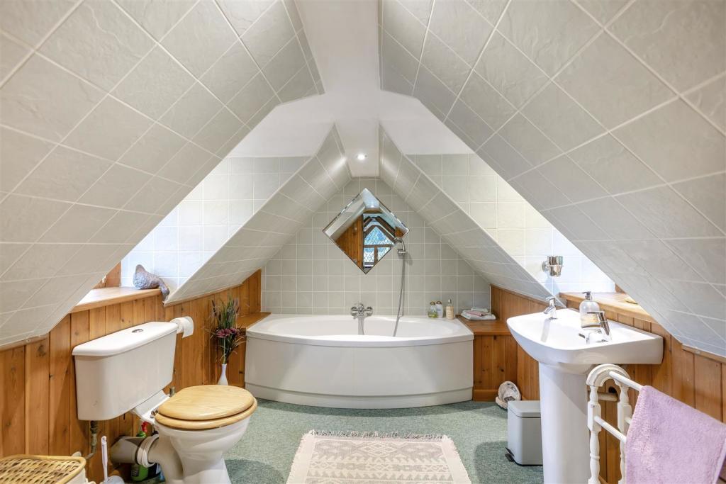 5 bedroom detached house for sale in Kerne Bridge, RossOnWye, HR9