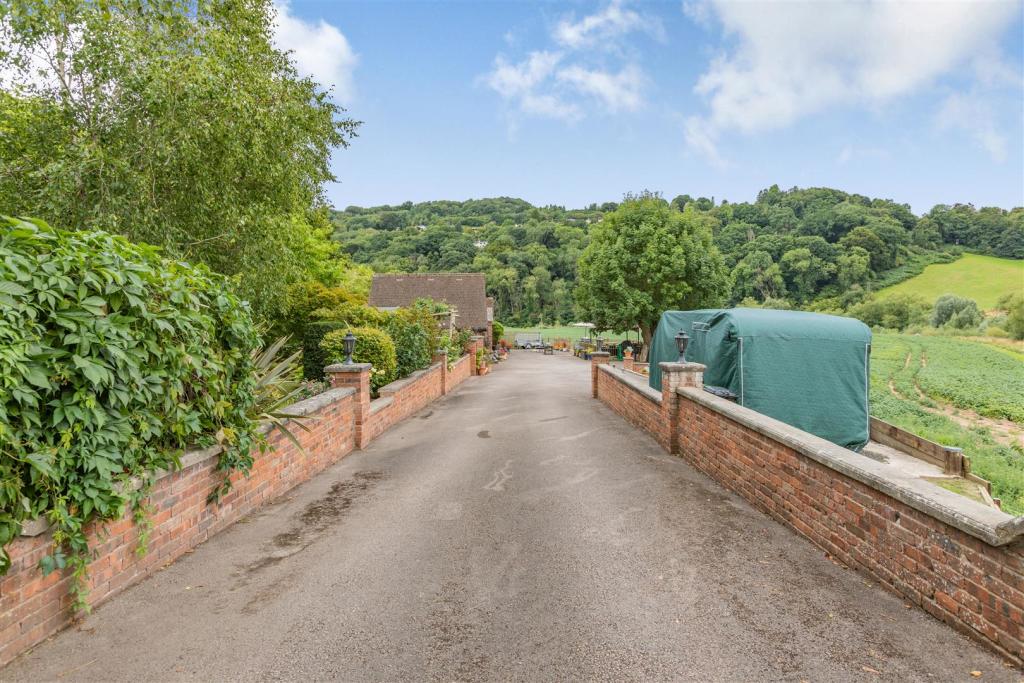 5 bedroom detached house for sale in Kerne Bridge, RossOnWye, HR9