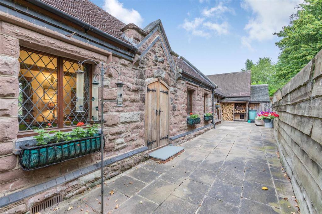 5 bedroom detached house for sale in Kerne Bridge, RossOnWye, HR9