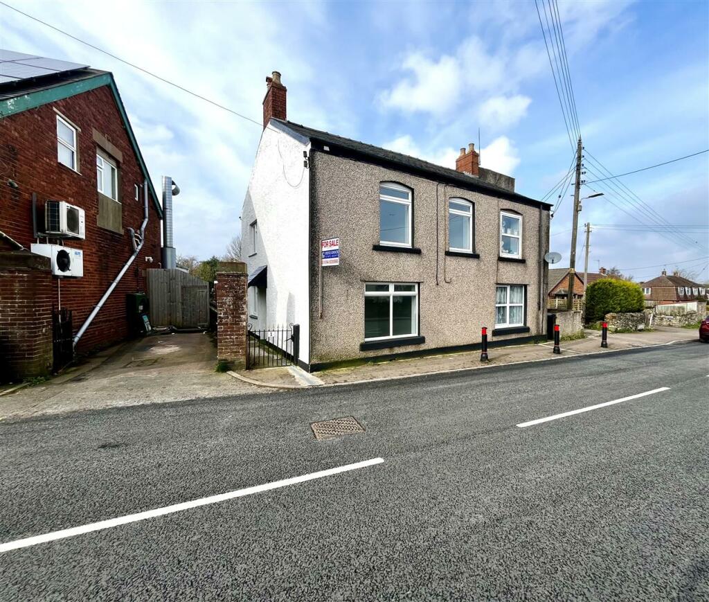 3 bedroom semidetached house for sale in New Road, Coalway, Coleford, GL16