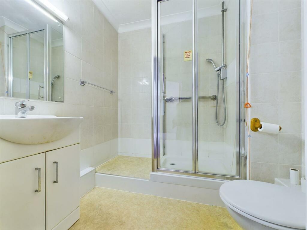 Additional property image - Brighton Road, Coulsdon