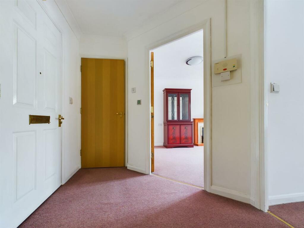 Additional property image - Brighton Road, Coulsdon