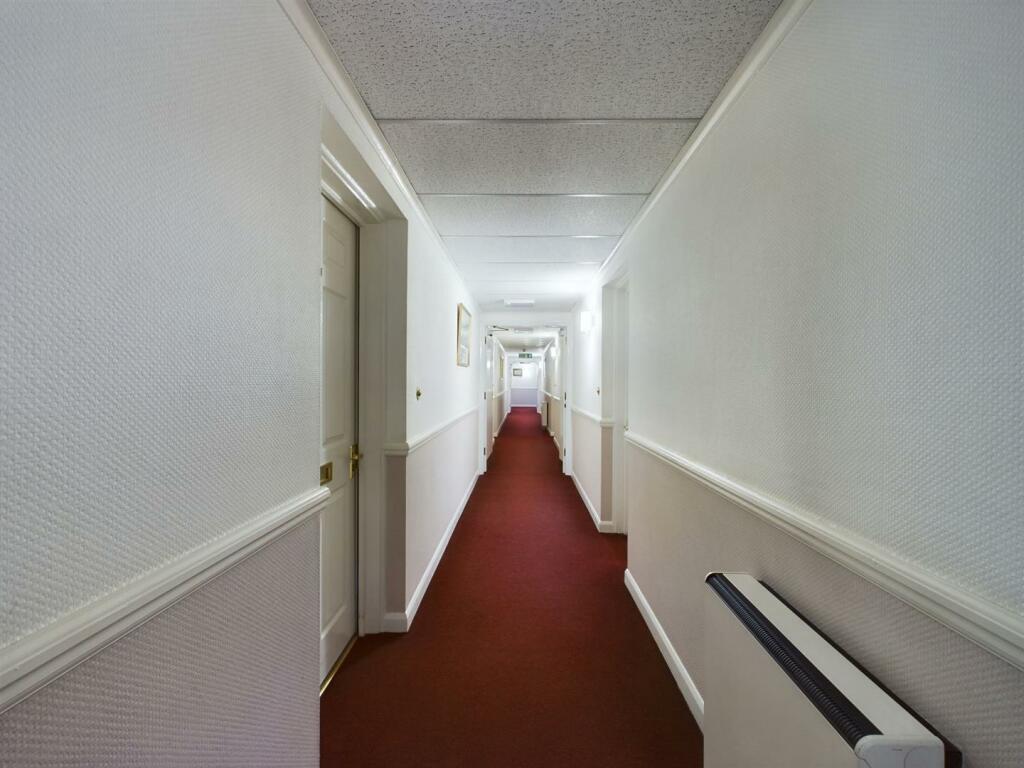 Additional property image - Brighton Road, Coulsdon