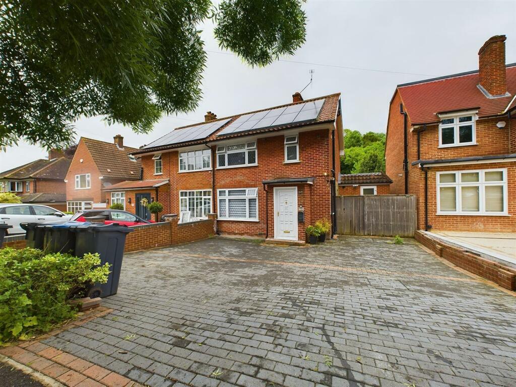 3 bedroom house for sale in Lower Barn Road, Purley, CR8