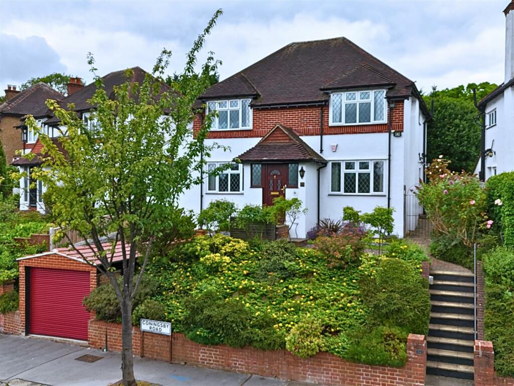 4 bedroom detached house for sale in Coningsby Road, South Croydon, CR2