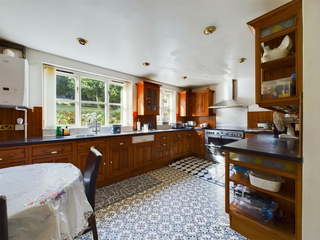 Additional property image - Woodcrest Road, Purley
