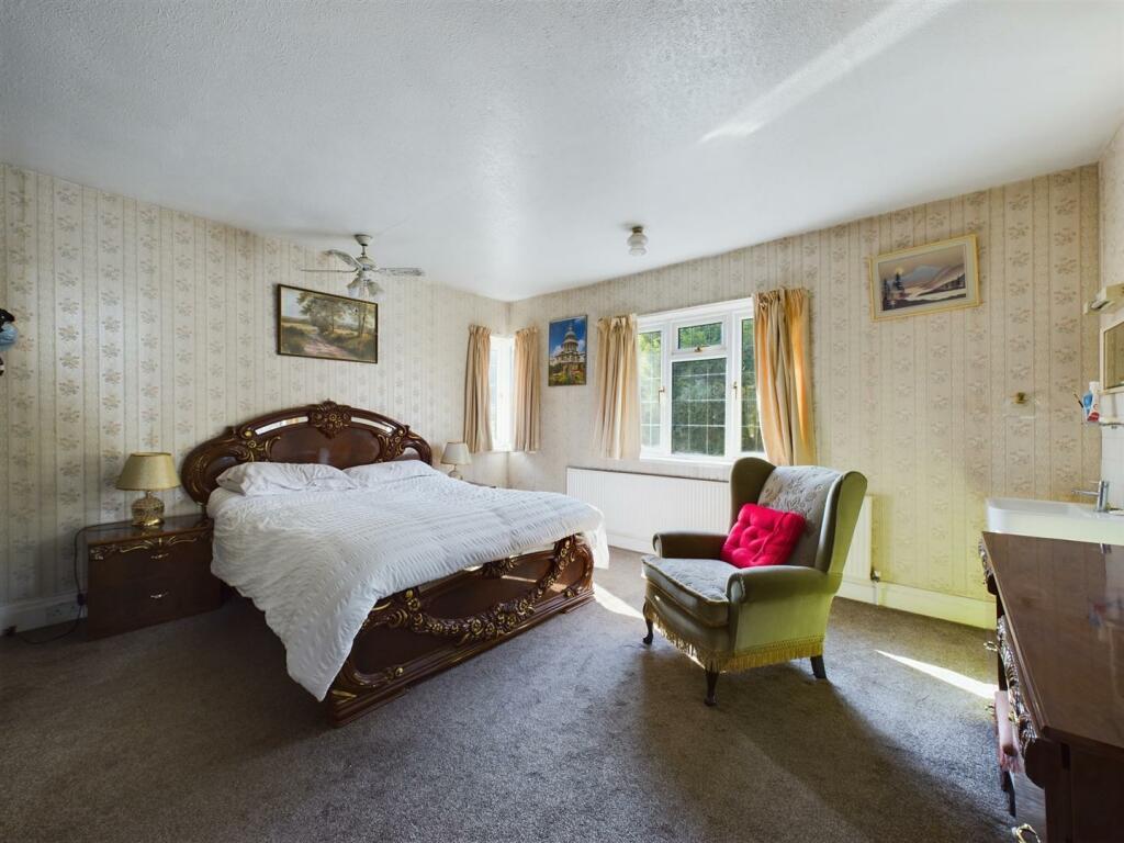 Additional property image - Woodcrest Road, Purley