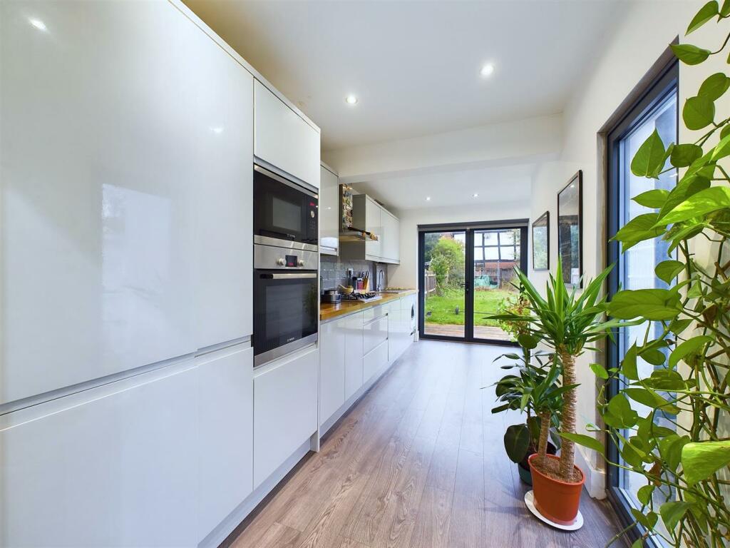 Additional property image - Green Lane, Purley