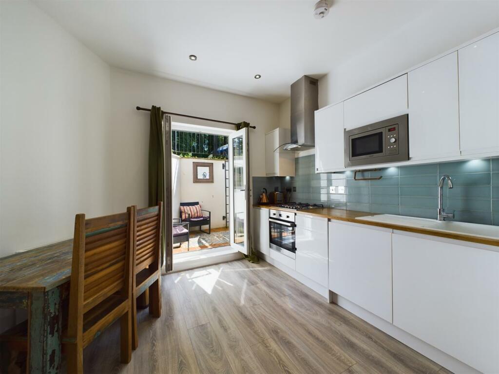 Additional property image - The Avenue, Coulsdon