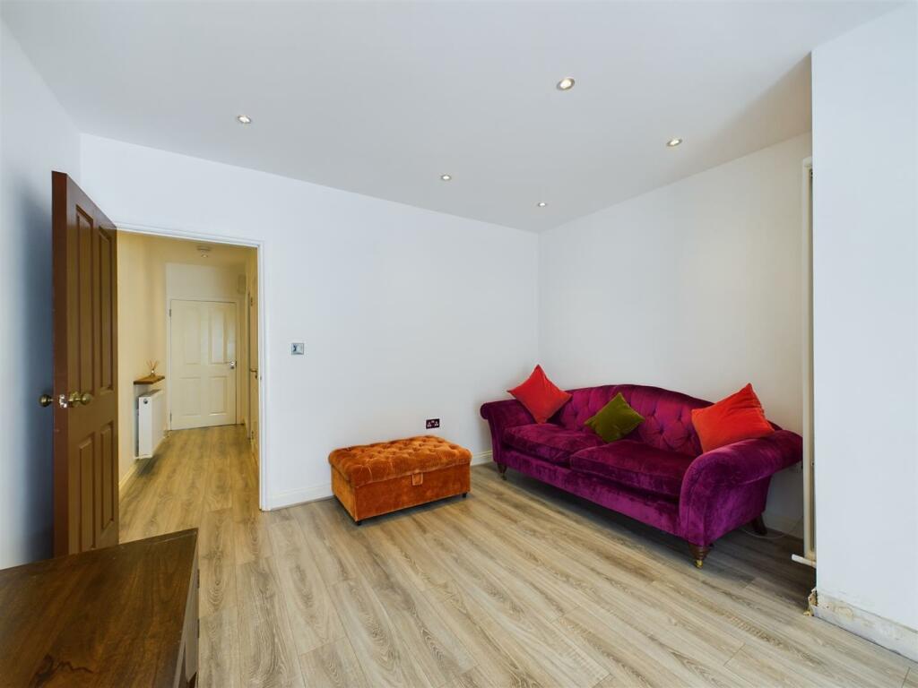Additional property image - The Avenue, Coulsdon