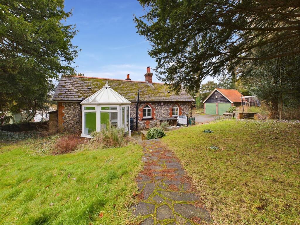 Additional property image - Coulsdon Road, Coulsdon
