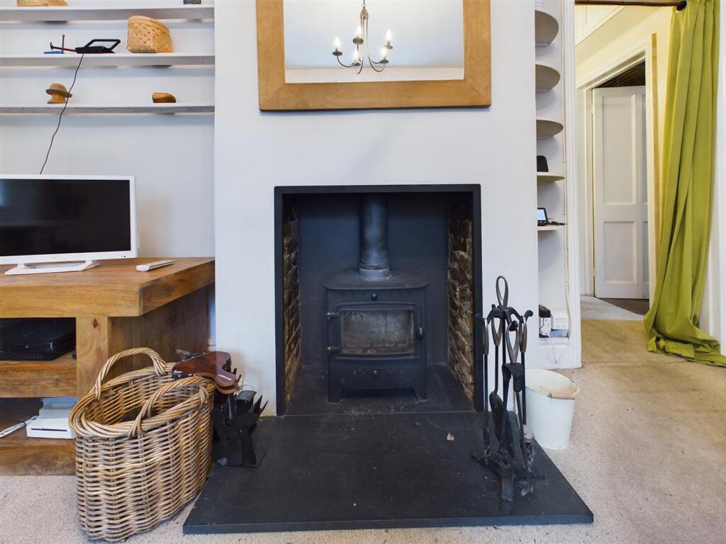 Additional property image - Coulsdon Road, Coulsdon