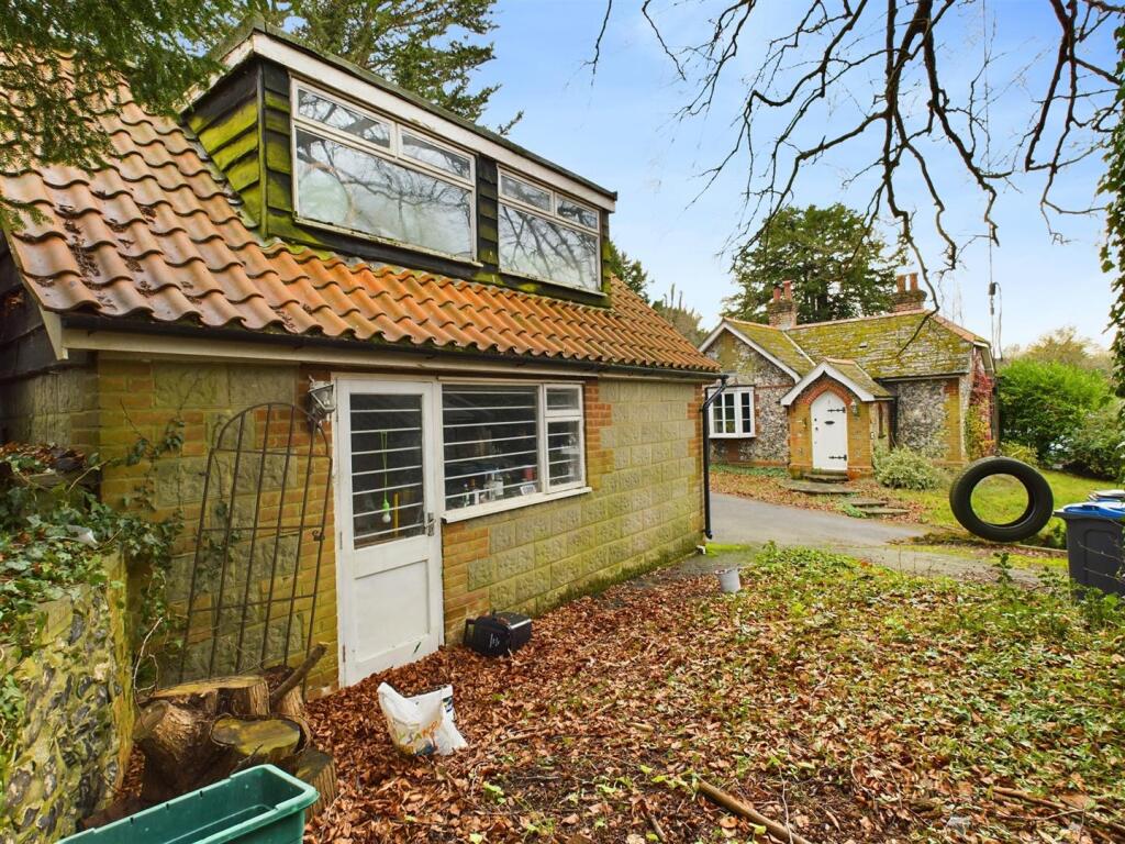Additional property image - Coulsdon Road, Coulsdon