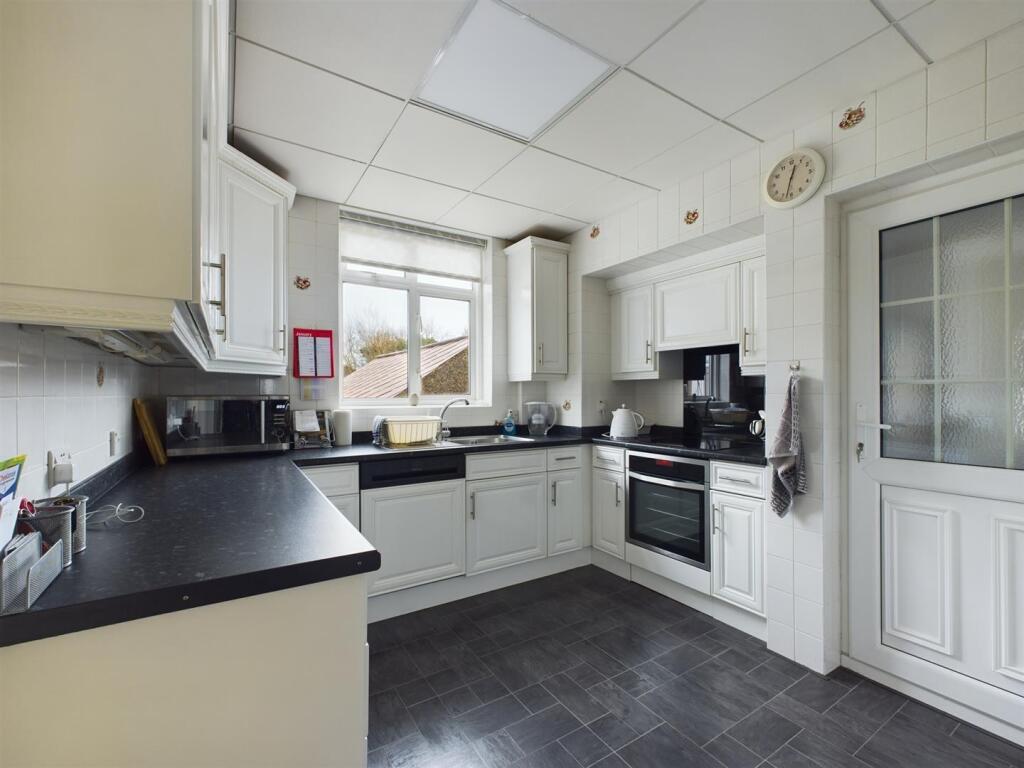 Additional property image - Alexander Road, Coulsdon