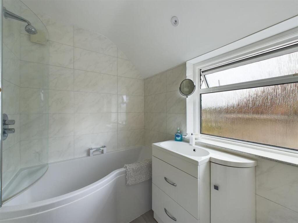 Additional property image - Alexander Road, Coulsdon