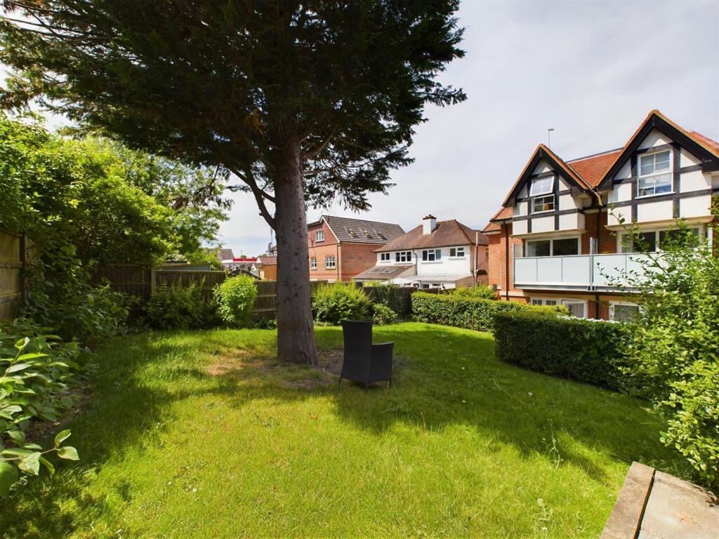 Additional property image - Chipstead Valley Road, Coulsdon