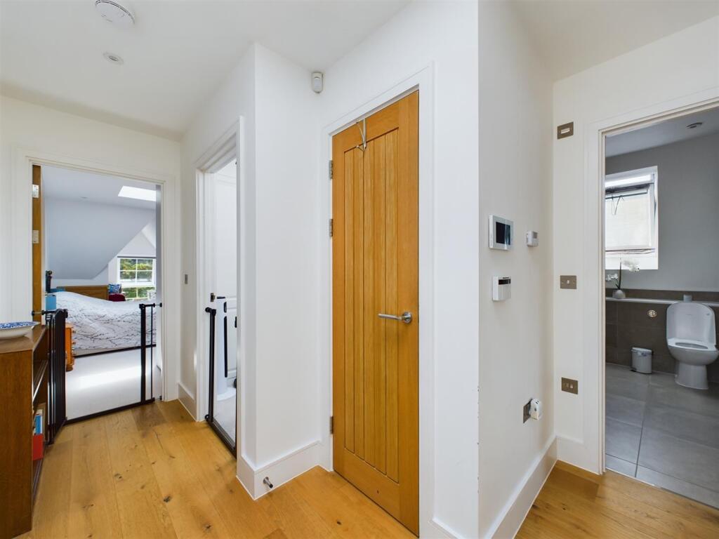 Additional property image - Chipstead Valley Road, Coulsdon