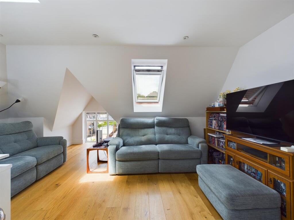 Additional property image - Chipstead Valley Road, Coulsdon