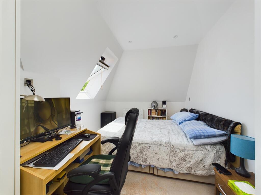 Additional property image - Chipstead Valley Road, Coulsdon