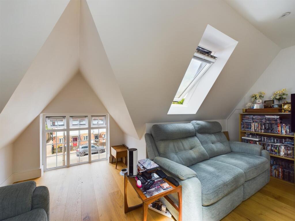 Additional property image - Chipstead Valley Road, Coulsdon