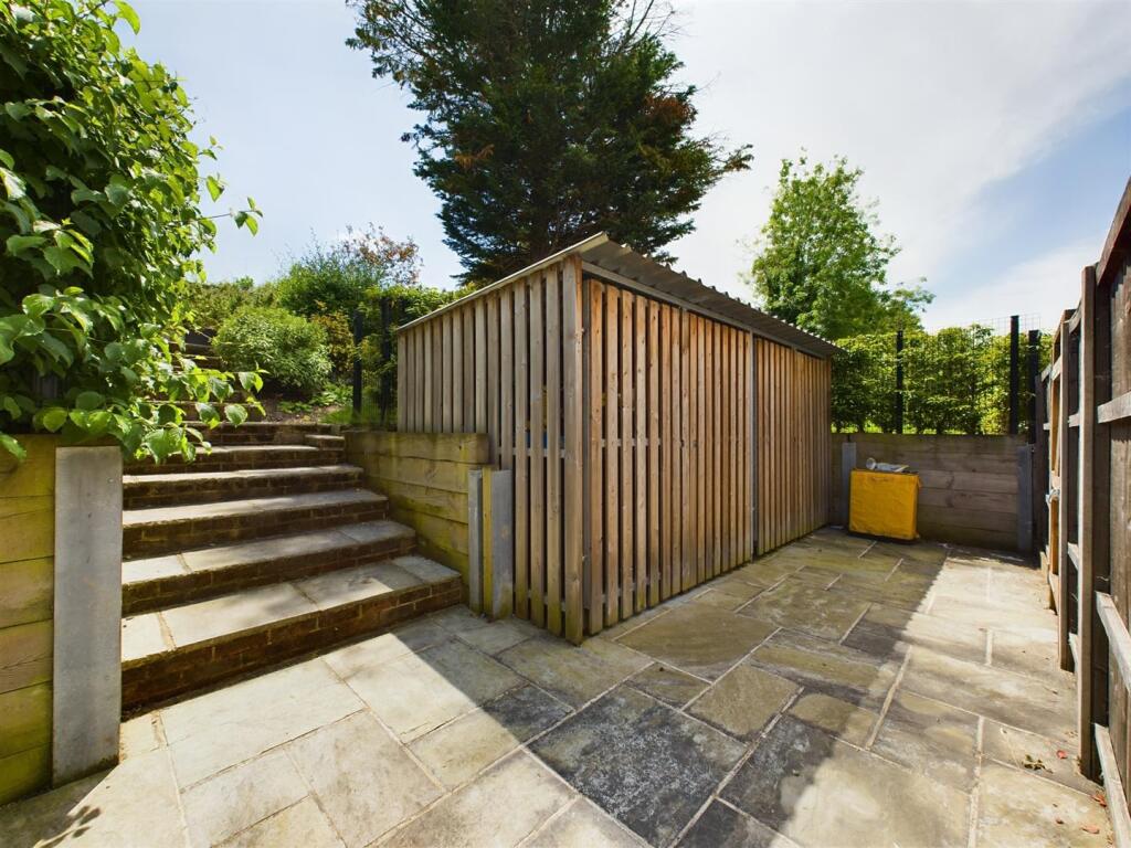 Additional property image - Chipstead Valley Road, Coulsdon