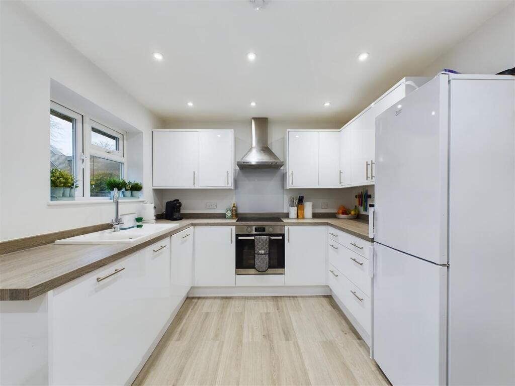 Additional property image - Drive Mead, Coulsdon