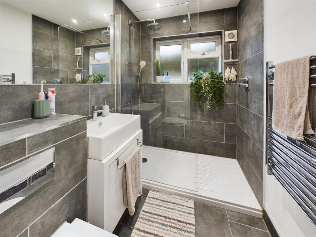 Additional property image - Drive Mead, Coulsdon