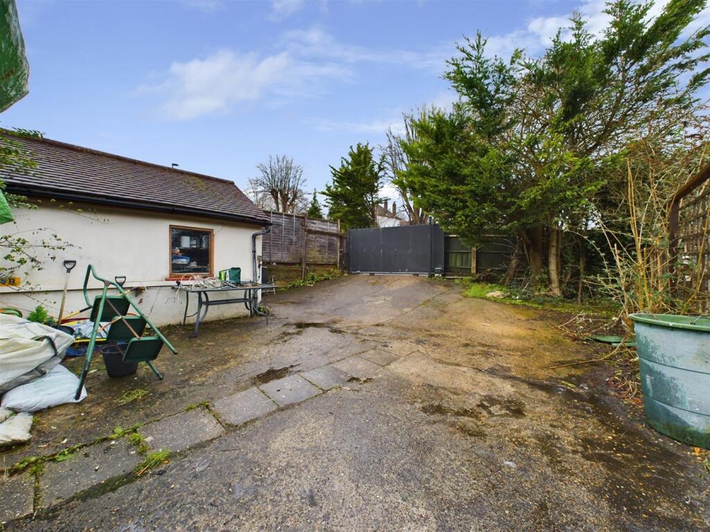 Additional property image - The Drive, Coulsdon
