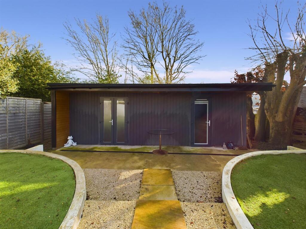 Additional property image - St. Margarets Road, Coulsdon