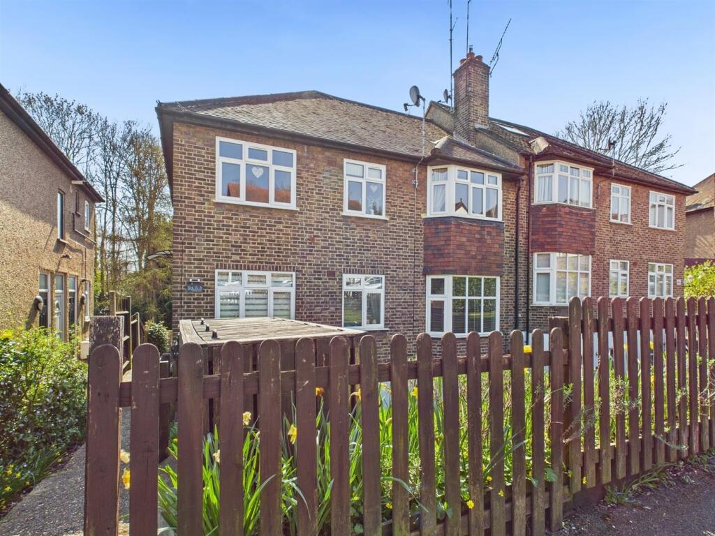 Main image of property: The Avenue, Coulsdon