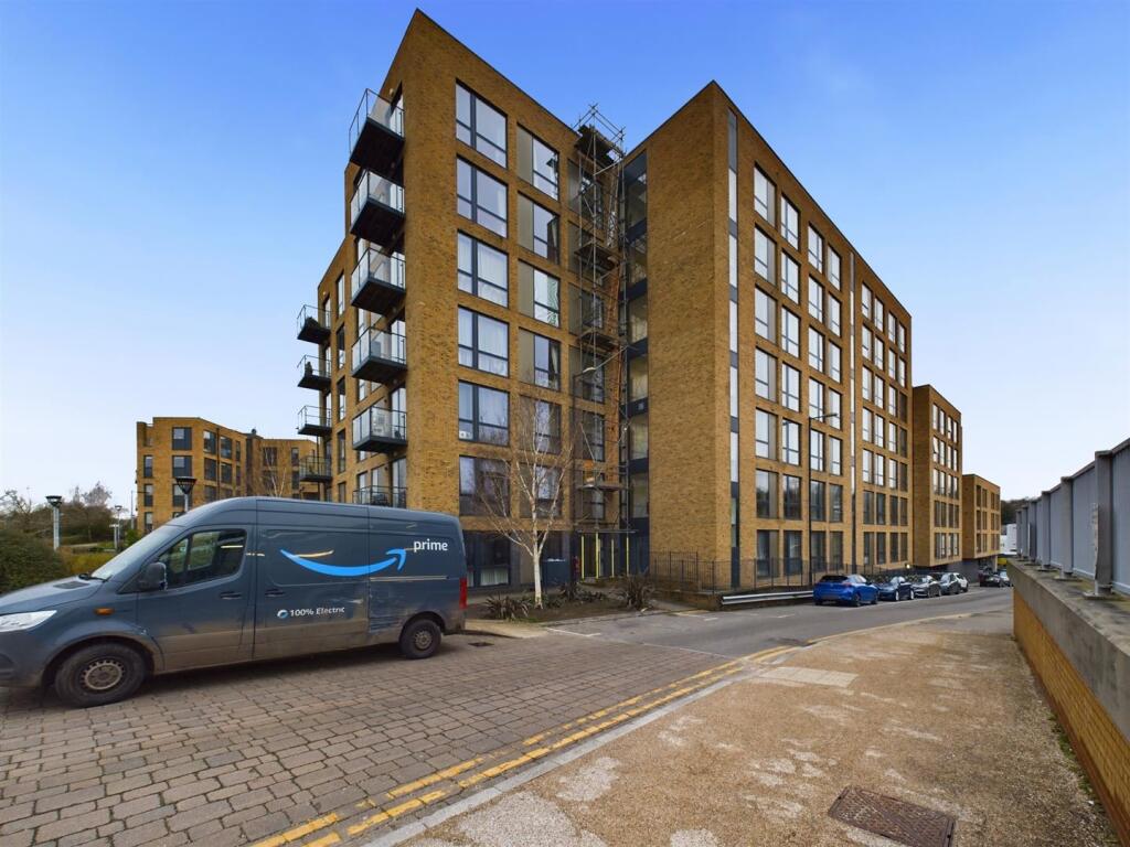 Main image of property: Leaden Hill, Coulsdon